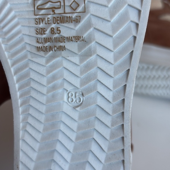 Yoki sneaker two tone cream faux fur and tan brown rounded toe lace up 8.5 - Picture 10 of 16